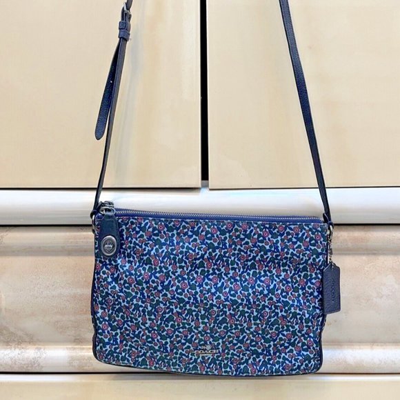Coach Handbags - BOHO RUSTIC COACH NYLON LOCKABLE CROSSBODY RANCH FLORAL PRINT LEATHER TRIM RARE